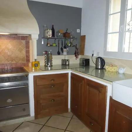 Mas Aubert Holiday home *