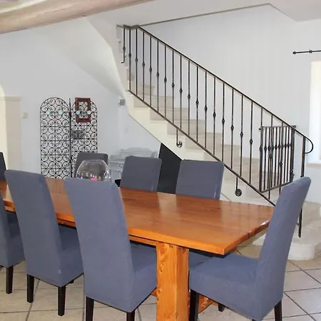 Mas Aubert Holiday home *