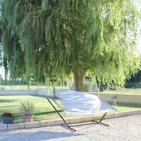 Mas Aubert Holiday home Eyragues