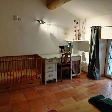 Mas Aubert Holiday home Eyragues